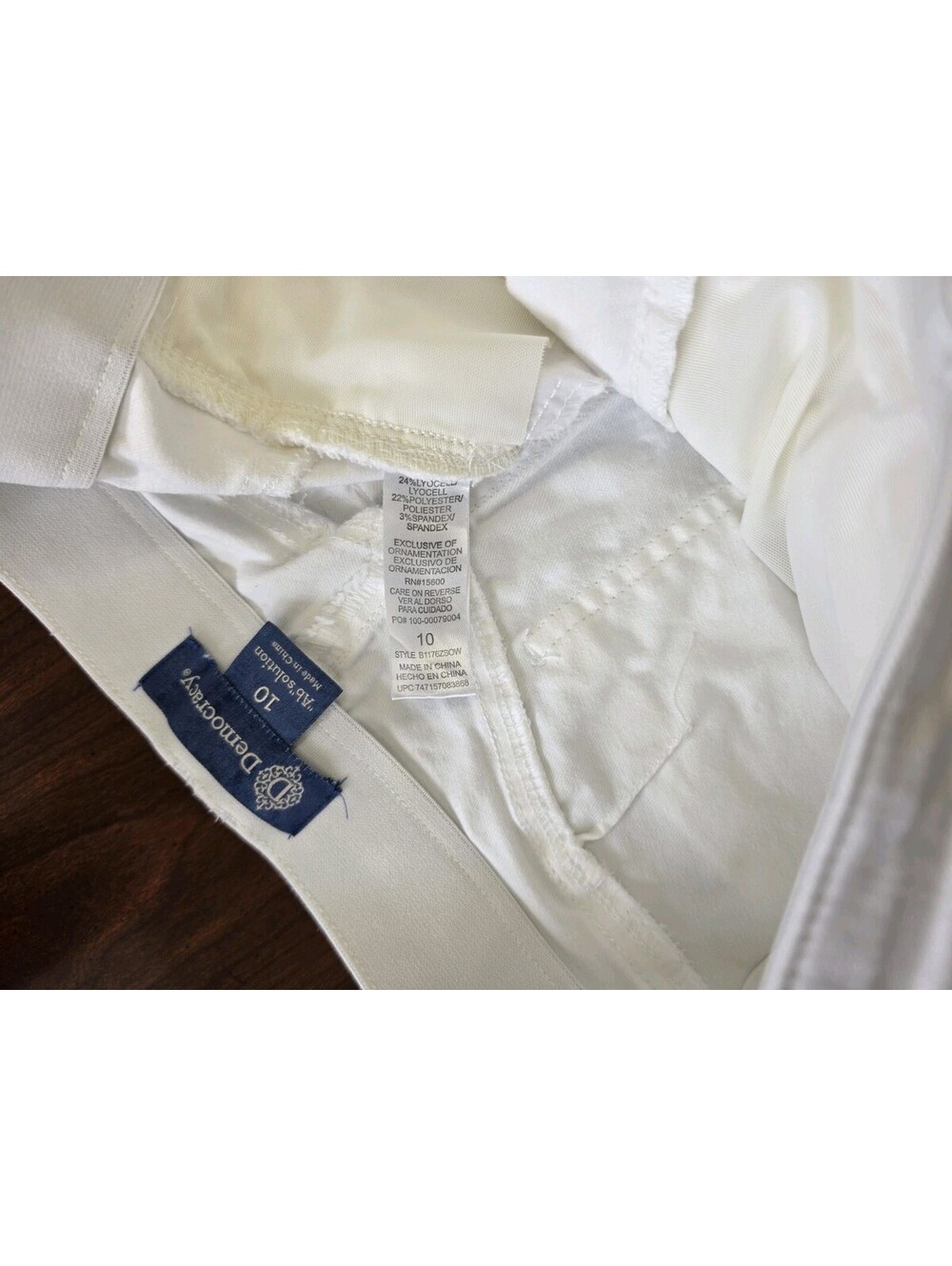 Democracy Absolution White Pants SZ 10 Straight Leg Stretch Tummy Control Casual - Picture 4 of 8